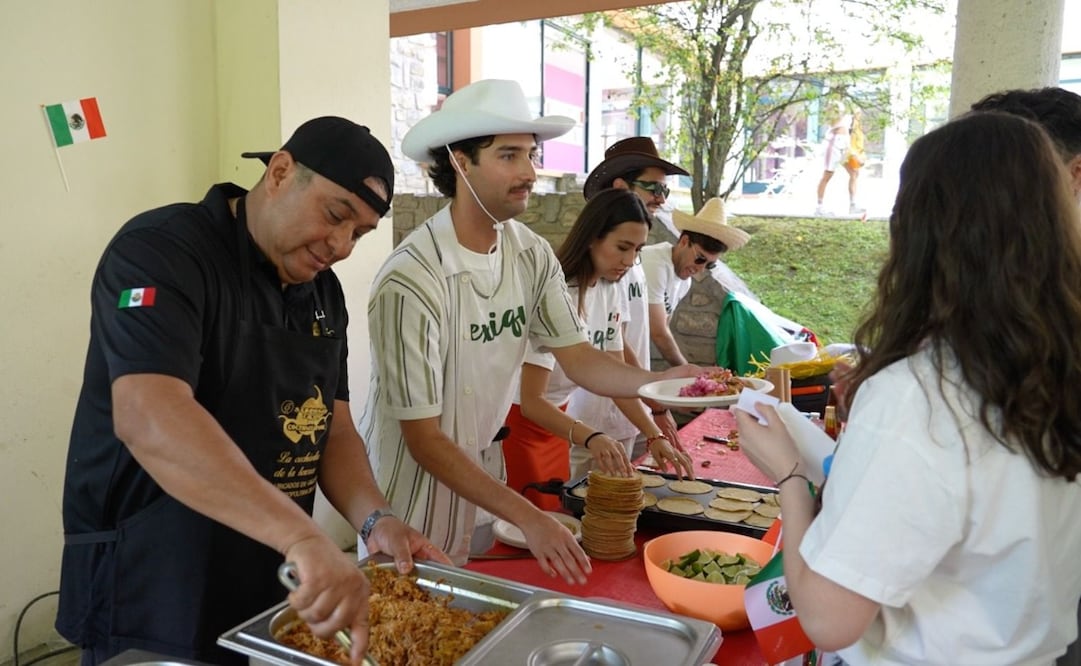 Oswaldo Gutiérrez, Edgar Oropeza y Diego Romero representaron con orgullo la gastronomía del Estado de México en tierras parisinas. Foto Especial