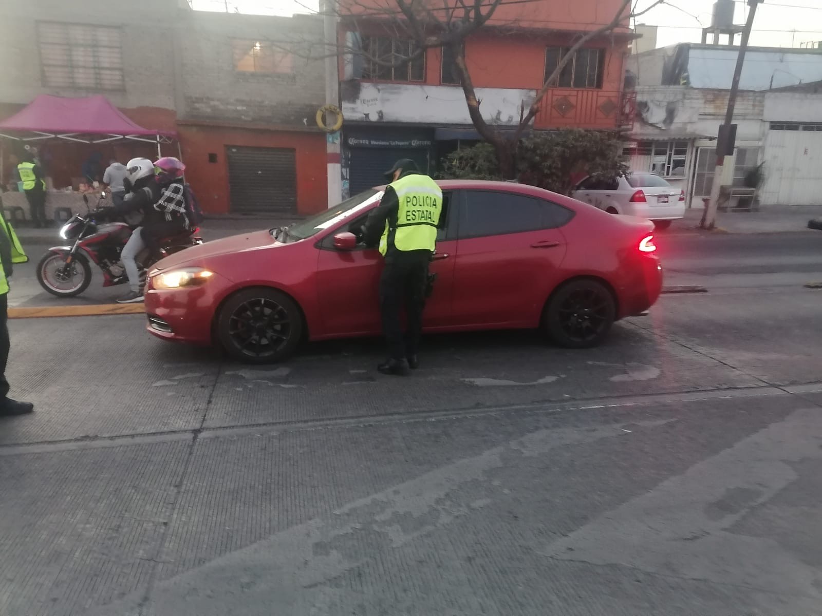 Se han realizado 204 operativos en enero y 1,434 en lo que va del 2024 para evitar la invasión del carril confinado del Mexibús. Foto Especial