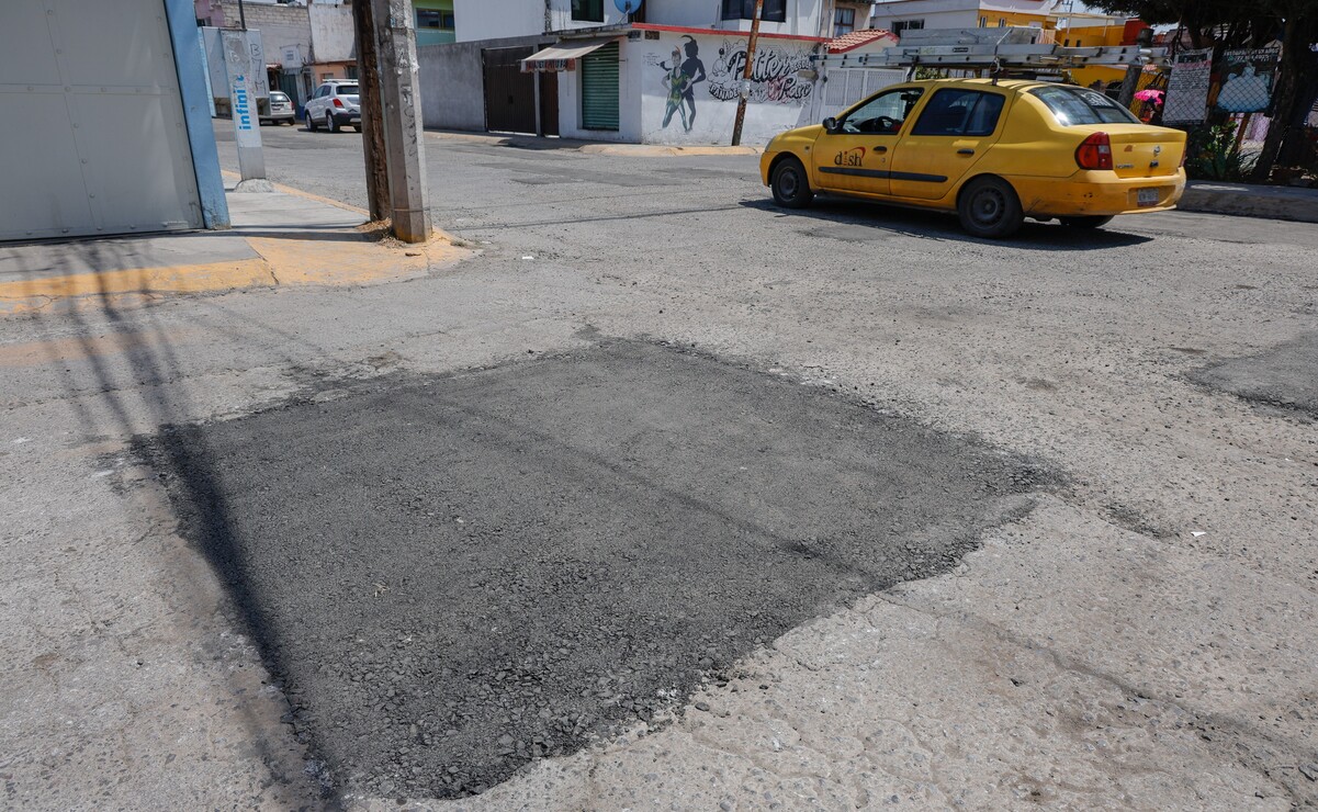 Se implementará un programa permanente de bacheo con presupuesto cercano a los 72 millones de pesos. Foto: Arturo Hernández.