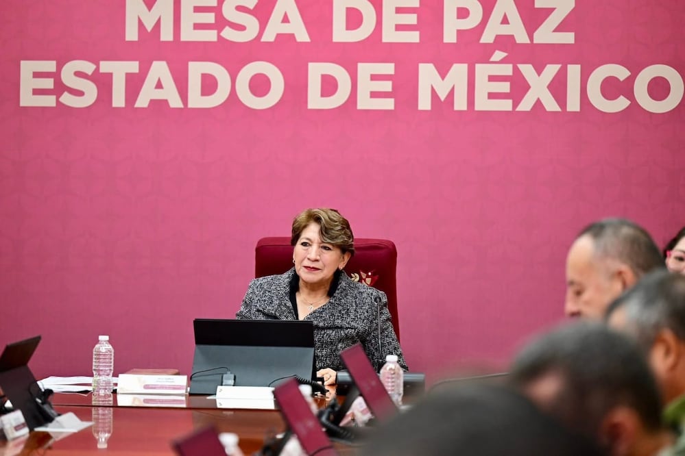 Autoridades de los tres niveles de gobierno evalúan los avances del Mando Unificado en la Mesa de Paz en Toluca. Foto Especial