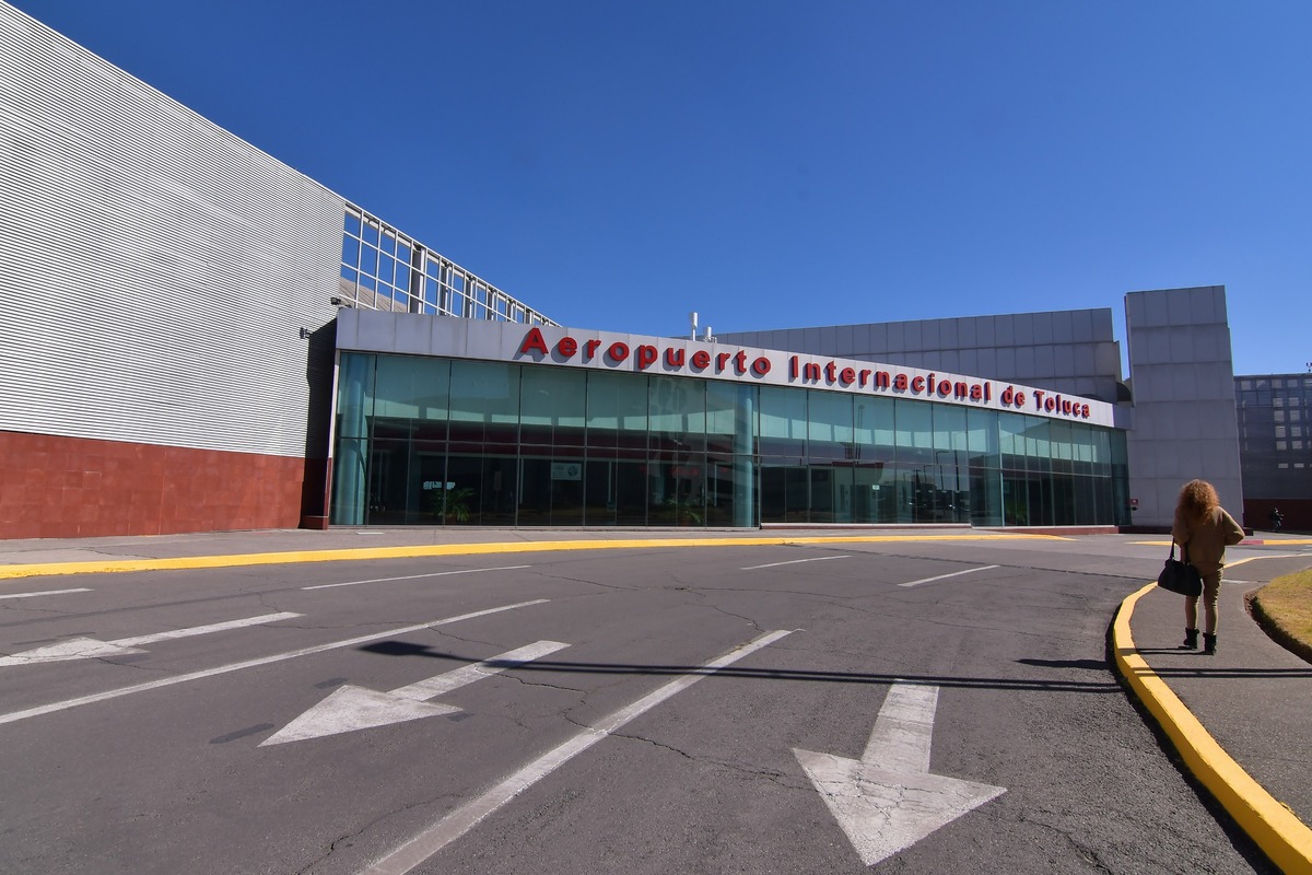 El Aeropuerto de Toluca invitó a Aeroméxico y American Airlines a operar, pero espera respuesta tras 3 meses. Foto Arturo Hernández