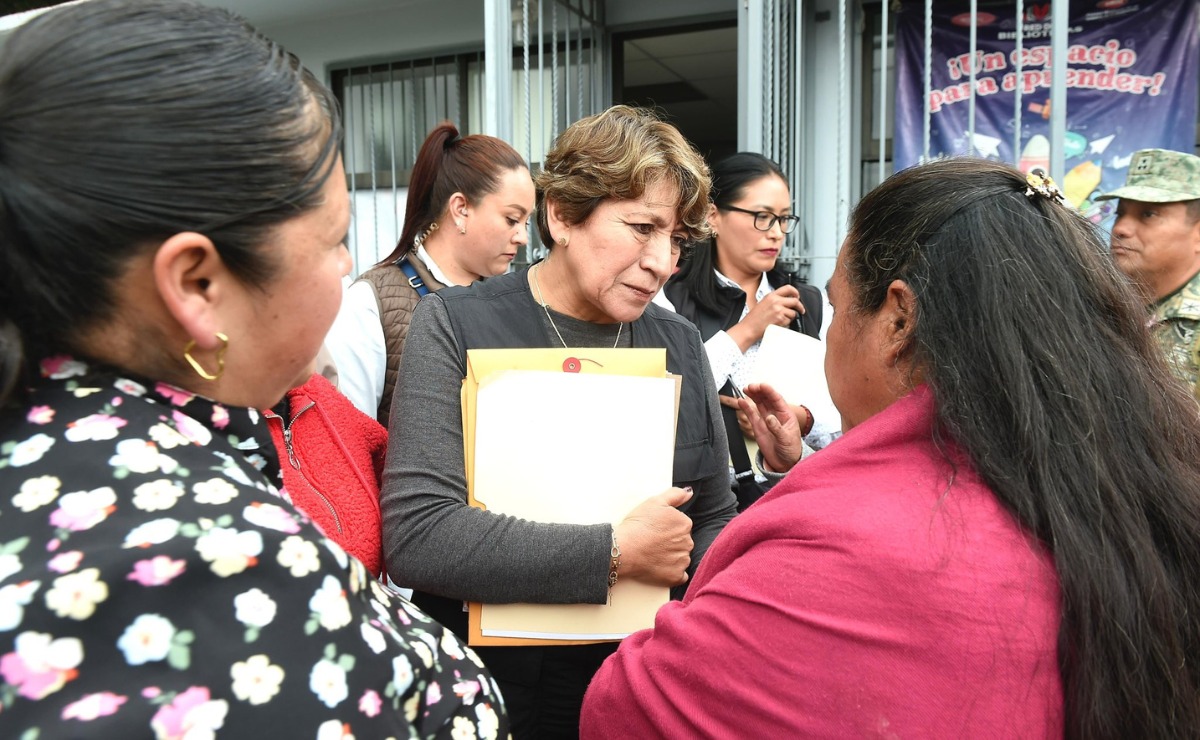La Gobernadora Delfina Gómez Álvarez en diálogo con los habitantes de Texcapilla / Foto: Especial
