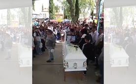 Sepultan en San Francisco Tepojaco a joven víctima de explosión de pirotecnia en fiesta patronal