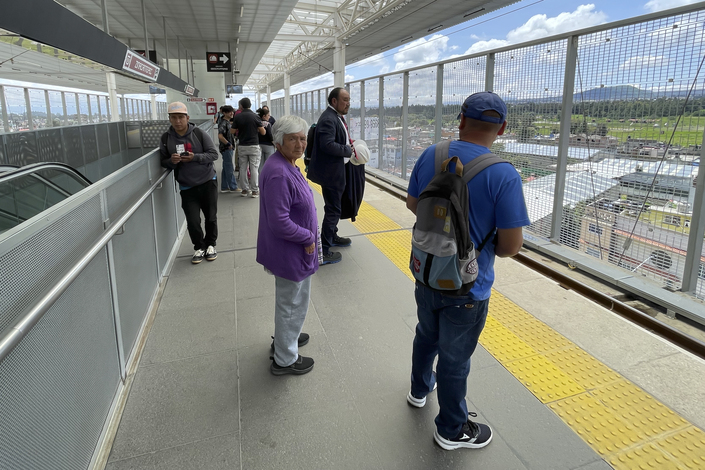 Tren interurbano El Insurgente registra retrasos de tiempo entre cada estación. Foto Alejandro Vargas