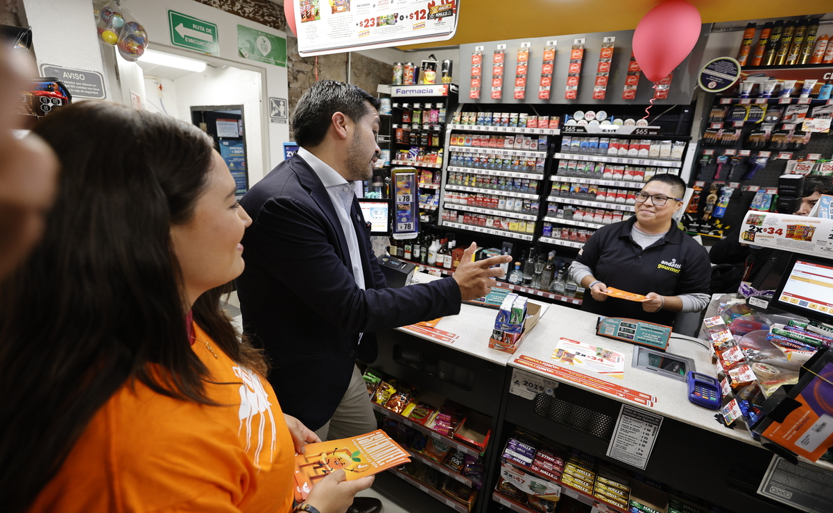 En su visita a Toluca, Jorge Álvarez Maynez aseguró que los empleadores ya deben proporcionar asientos / Foto Jorge Alvarado