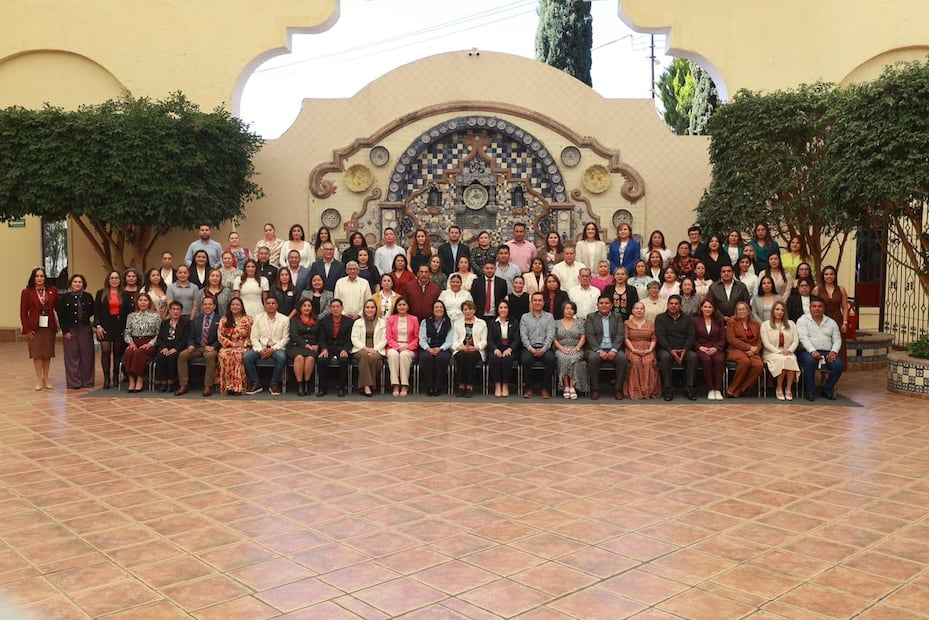 Titulares de los 125 DIF municipales participan en las conferencias magistrales para fortalecer la gestión de programas sociales. Foto Alejandro Vargas / El Universal