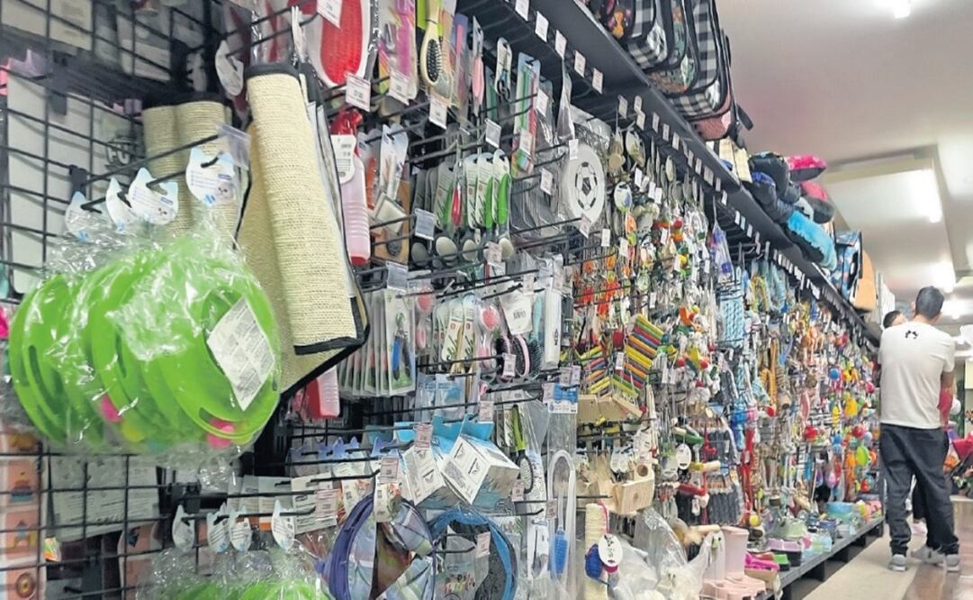 La apertura de las tiendas chinas durante las fiestas de diciembre es una competencia desleal / Foto Alejandro Vargas