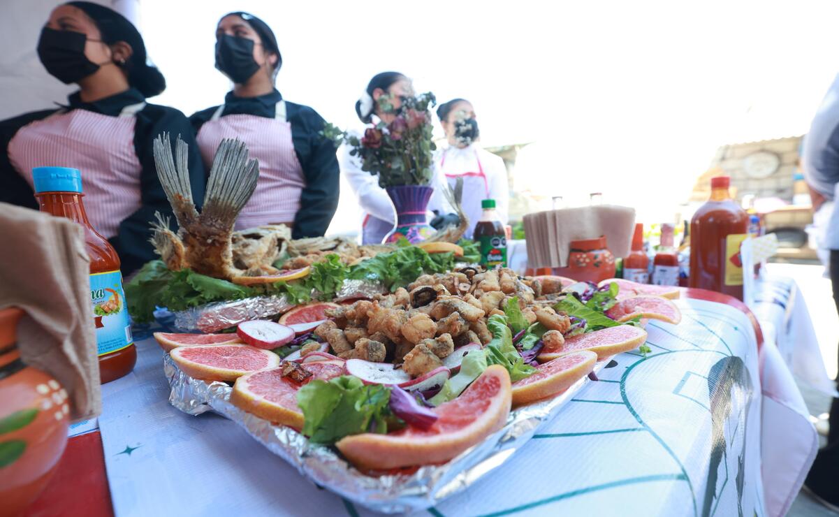Actualmente el corredor gastronómico de San Luis Mextepec es el segundo más grande después del mercado de mariscos de la viga ubicado en la Ciudad de México. Foto: Alejandro Vargas / El Universal Estado de México