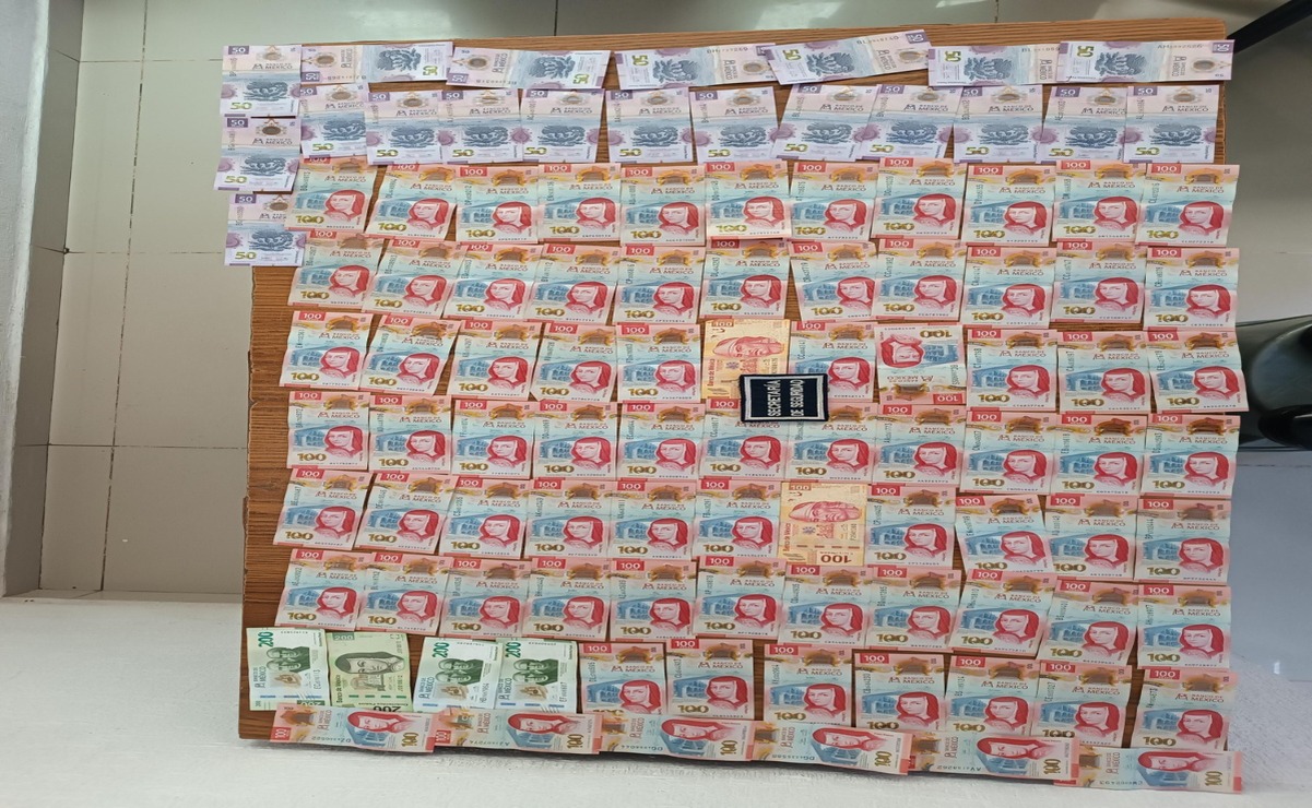 Los dos individuos habían extorsionado a un hombre y debido a ello le quitaron la cantidad de 10 mil pesos en efectivo. Foto: Especial