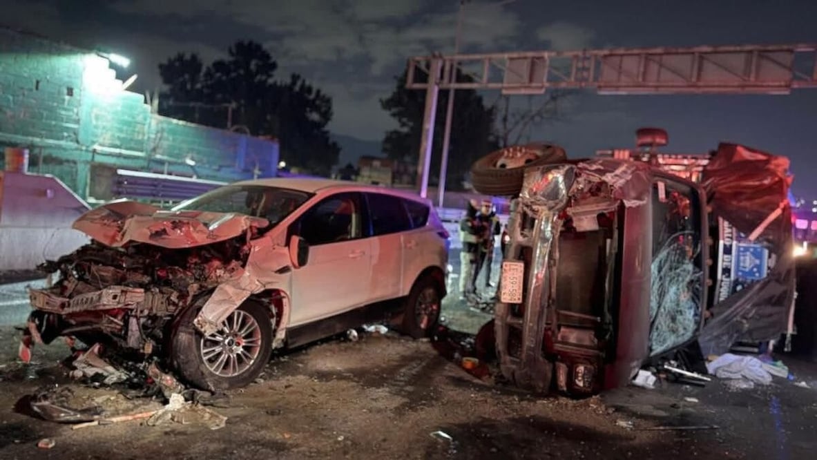 Por este accidente ocurrido durante la madrugada se registra intensa carga vehicular, a la altura del kilómetro 17, en Xalostoc, municipio de Ecatepec. Foto: especial