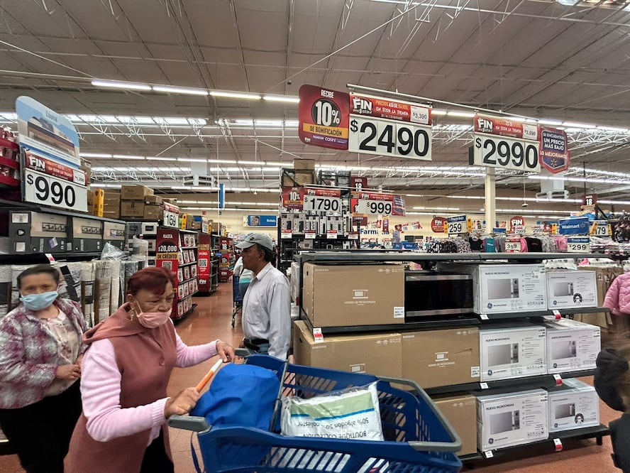 Las ofertas empezaron desde el viernes por la tarde hasta el domingo por la noche. Foto Jorge Alvarado