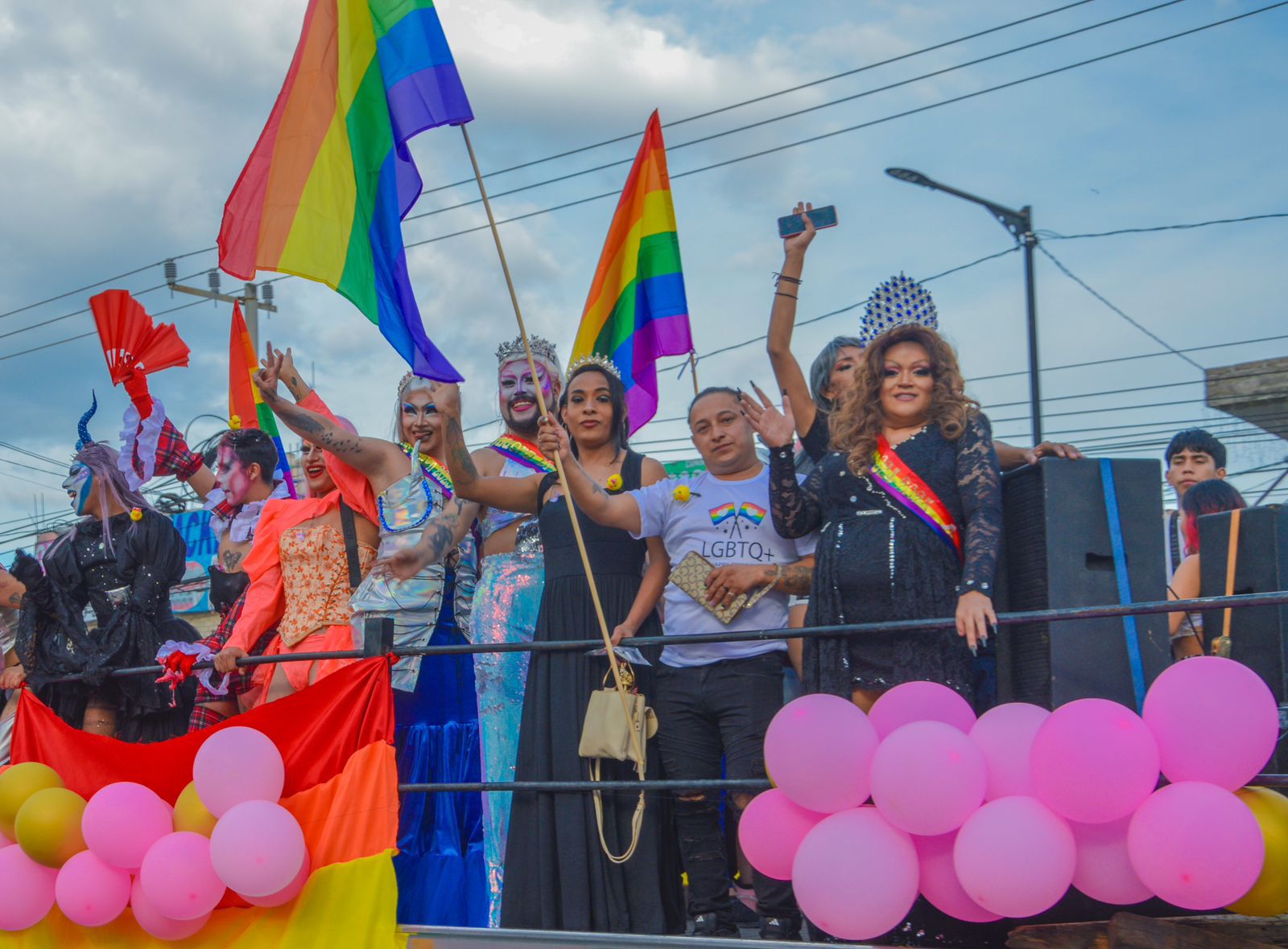 El colectivo de la comunidad LGBTTIQ+ participa en marchas por la exigencia de sus derechos. Foto Especial