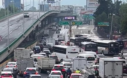 Choferes cierran Periférico Norte; denuncian amenazas de TUTRAM