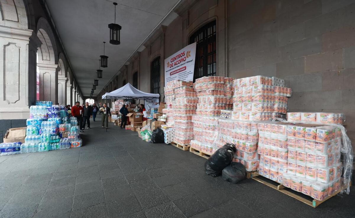 En Palacio de Gobierno está instalado un centro de acopio / Foto Alejandro Vargas