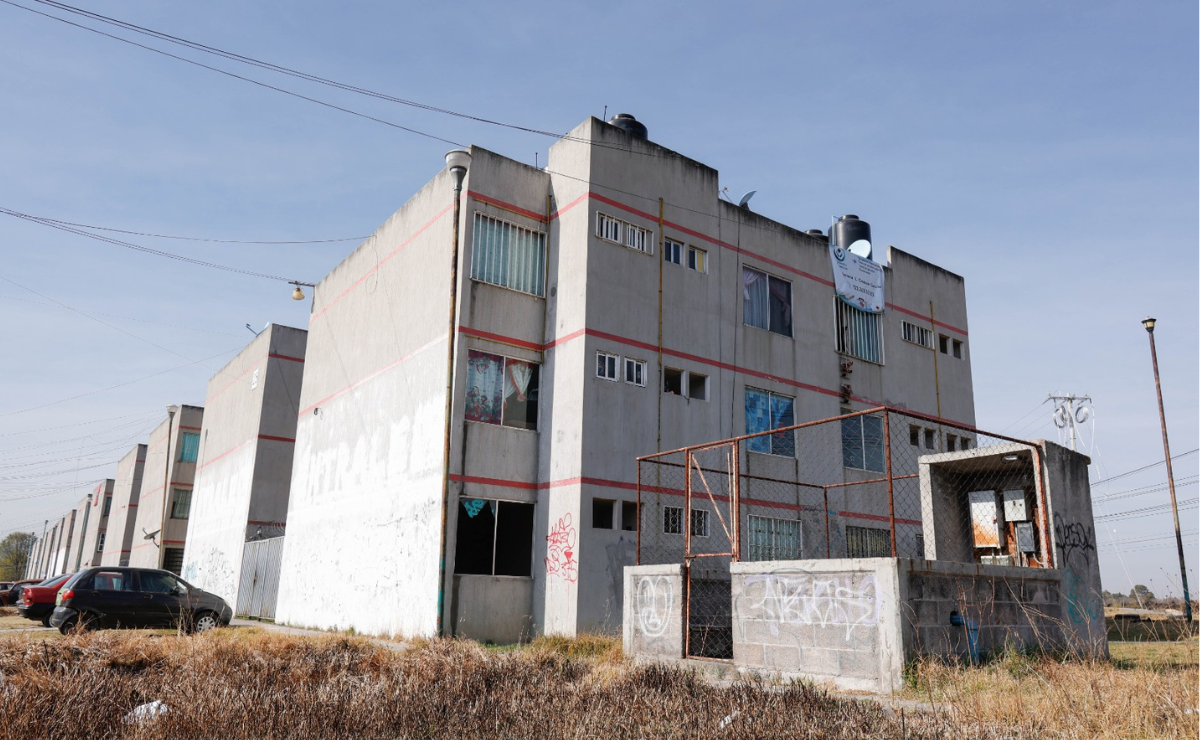 Fachada de una de las viviendas presuntamente despojadas en Colinas del Sol, Almoloya. Foto: Arturo Hernández
