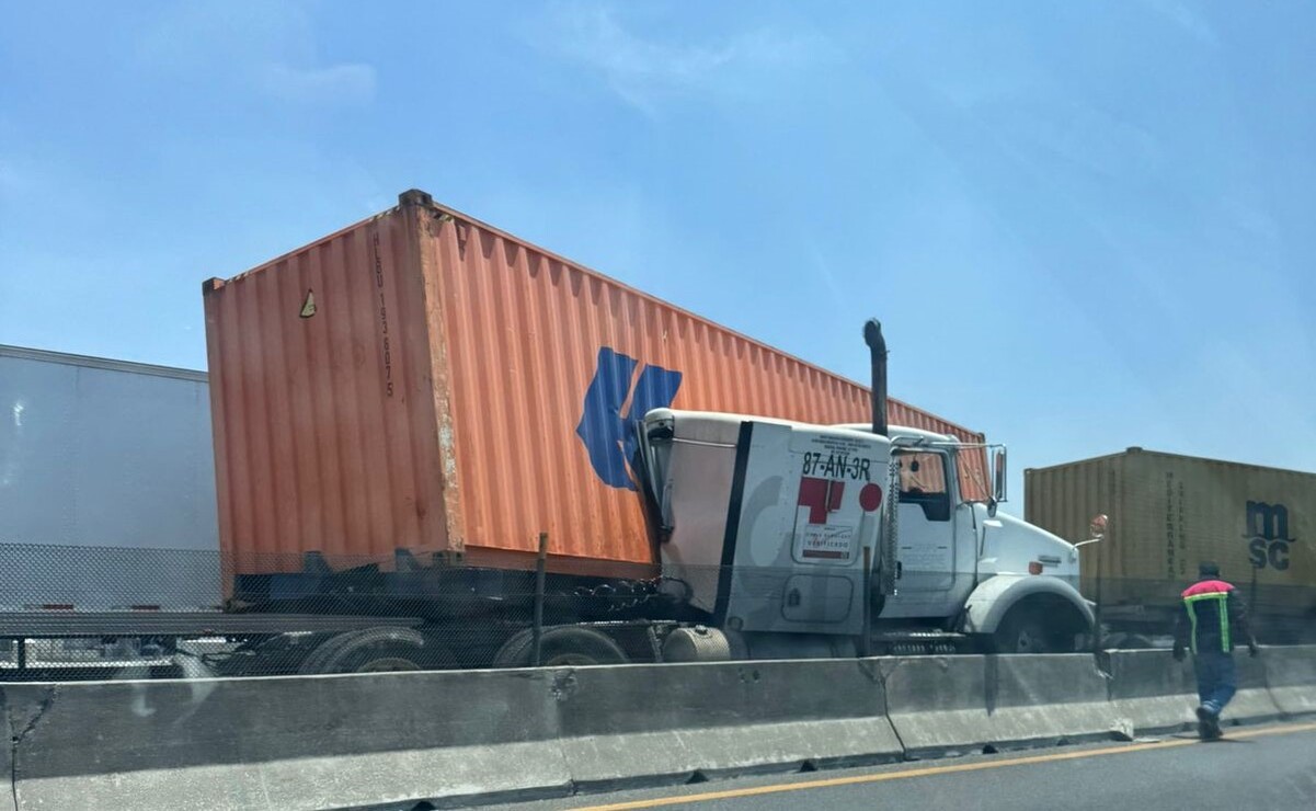 El choque fue reportado a las 12:33 a través de las redes sociales del Circuito Exterior Mexiquense / Foto Especial
