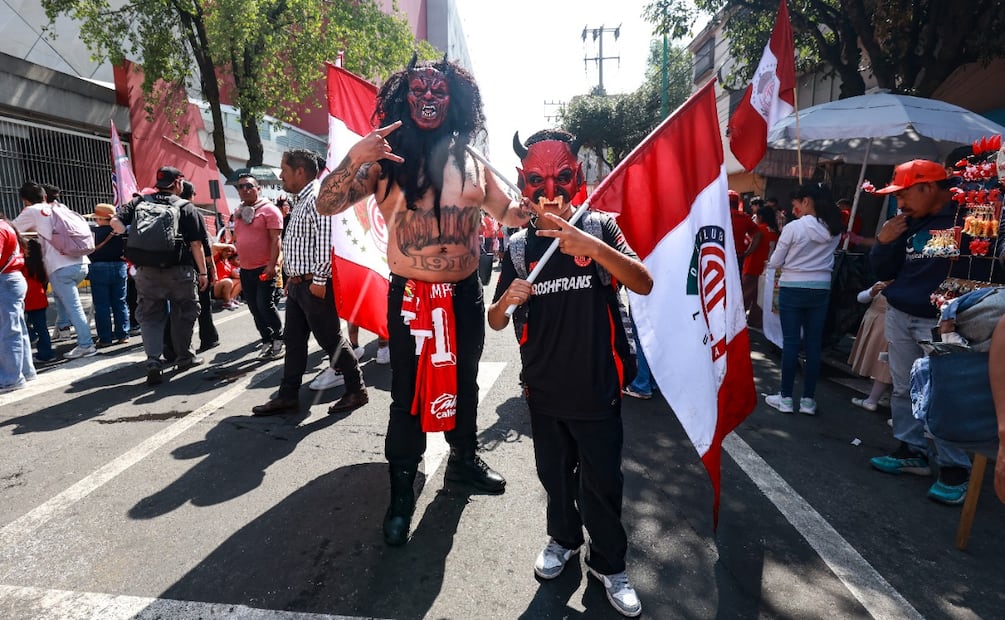 Las principales calles del centro de Toluca se teñirán de rojo ante la expectativa de miles de aficionados escarlatas. Foto Alejandro Vargas / El Universal