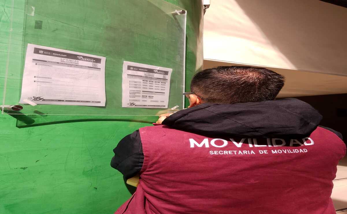 Autoridades indicaron que por la baja afluencia del tramite, sólo esta abierto el centro de certificación de Cuautitlán Izcalli. Foto: Rebeca Jiménez