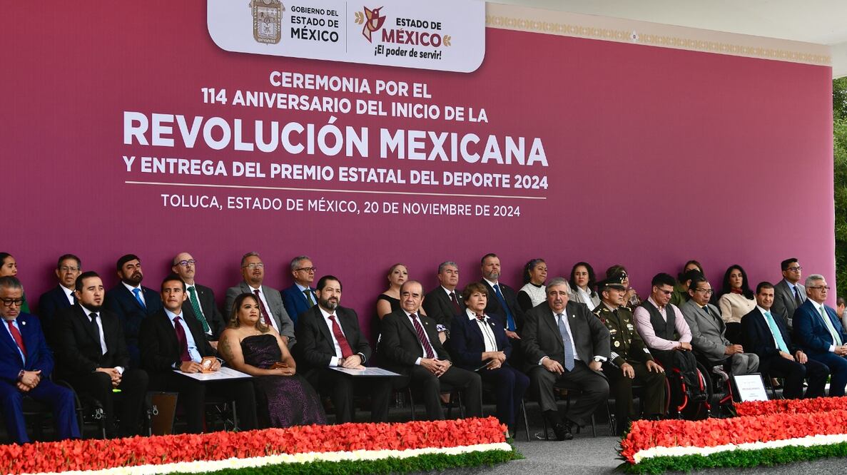 La gobernadora Delfina Gómez Álvarez entrega el Premio Estatal del Deporte 2024 en el marco del 114 Aniversario del Inicio de la Revolución Mexicana. Foto Especial