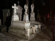 Rufino dedica su vida a dar descanso digno en Toluca