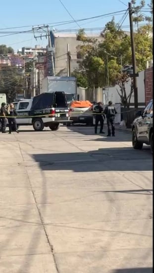 Violenta mañana en Tultitlán: Hallan a dos hombres ejecutados en Avenida de las Torres