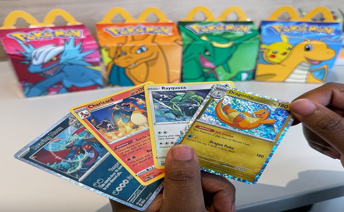 También hay tres cartas especiales de la nueva colección 'Premium 151 Blooming Waters' con Rayquaza, Pikachu y Charizard. Foto: @McDonalds / X