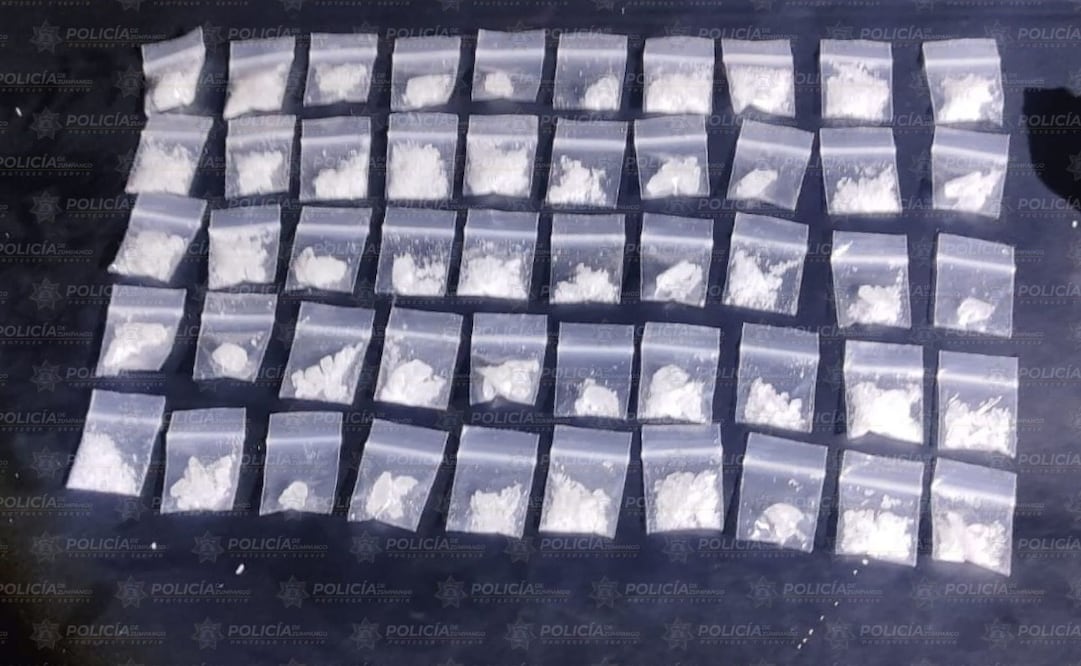 Les encontraron 50 bolsas tipo ziploc con una sustancia sólida cristalina con características del cristal. Foto. Especial