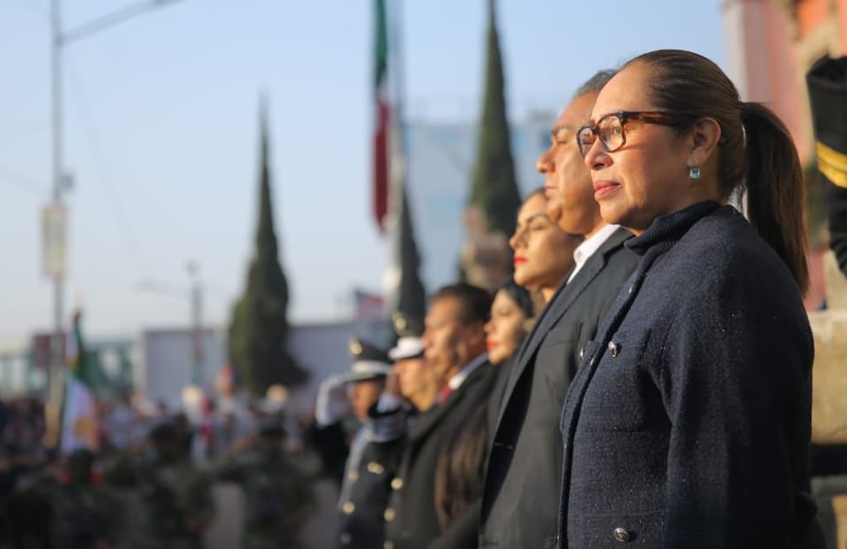 Contingentes de los nueve pueblos originarios de Ecatepec desfilan para rescatar una tradición cívica que estuvo suspendida por dos décadas. Foto Especial