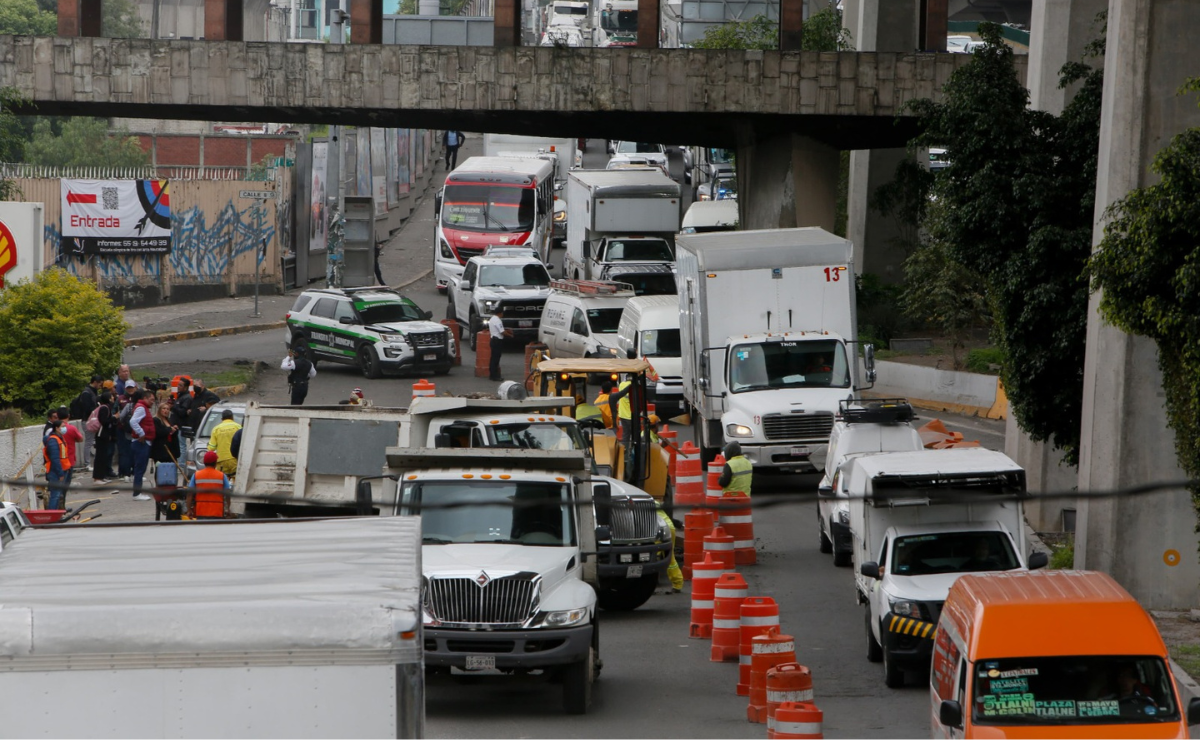 El alcalde de Cuautitlán Izcalli revela que la falta de drenaje y el segundo piso son la causa de las inundaciones en Periférico Norte. Foto: Dario Luna