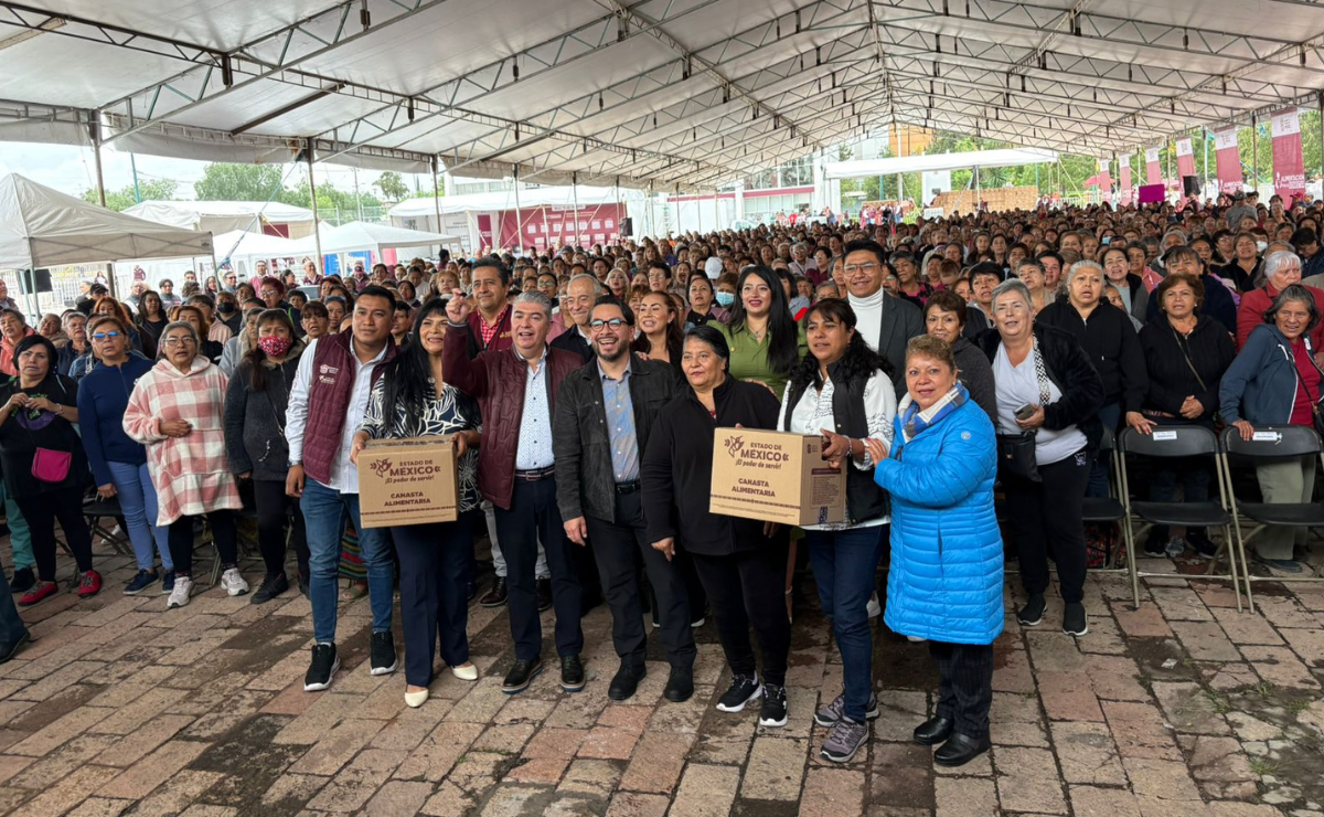 En Cuautitlán Izcalli, la Secretaría de Bienestar informa que 400 familias de beneficiarias fallecidas han recibido el seguro de vida y gastos funerarios del programa "Mujeres con Bienestar". Foto: Arturo Contreras