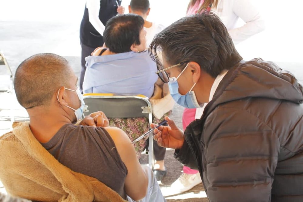 En el caso de los mayores de 60 años también se les aplicará el biológico contra neumococo. Foto Especial