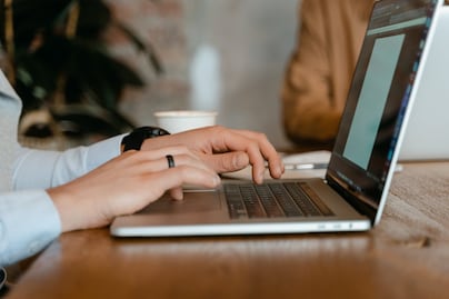 ¿Cómo tener éxito en la compra venta de autos en plataformas digitales?