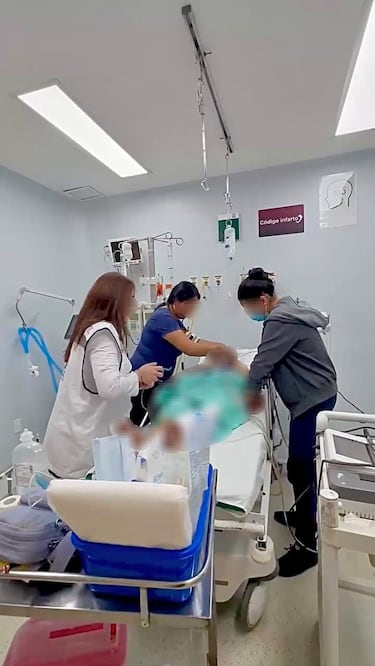 El personal aplicó de forma simultánea la atención clínica y el protocolo de evacuación. Foto Especial