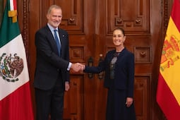 Claudia Sheinbaum recibe al Rey Felipe VI en Palacio Nacional para fortalecer la relación entre México y España