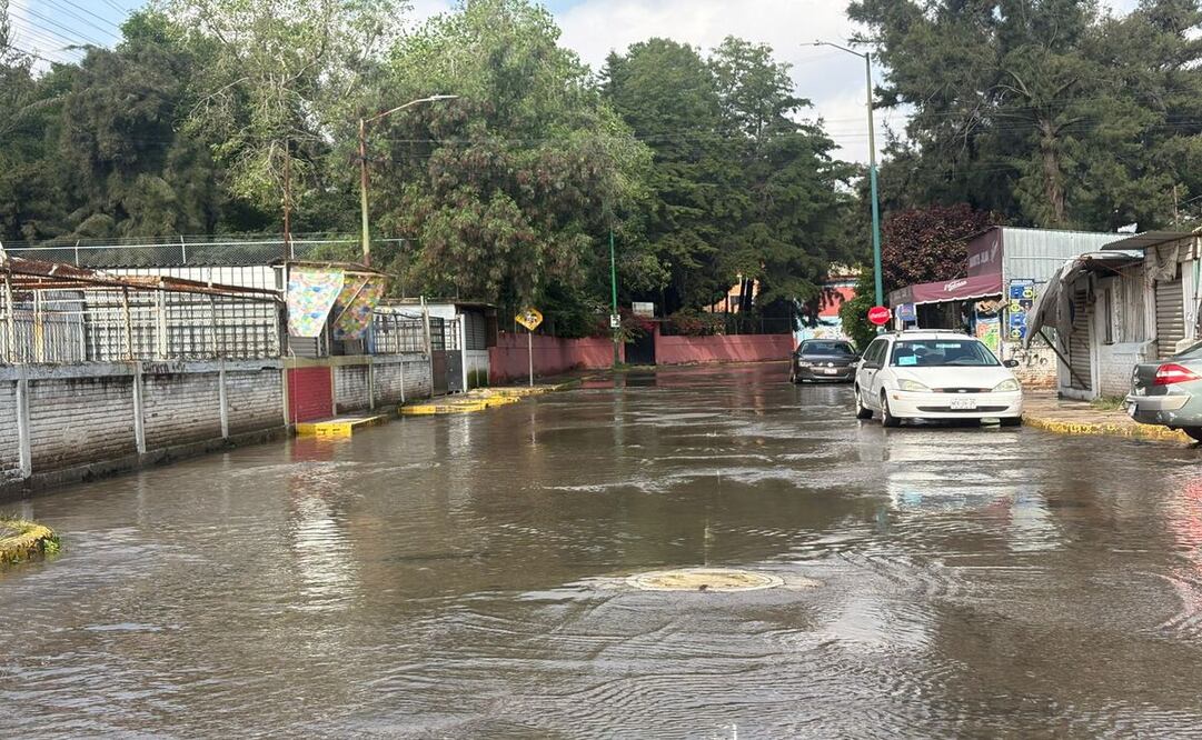 Vialidades como la Avenida 13 de septiembre, Batallón de San Blas y Castillo de Chapultepec están anegadas / Foto Arturo Contreras