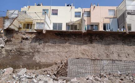 Derrumbe de barda en Cuautitlán Izcalli afecta a 10 casas por obra industrial irregular