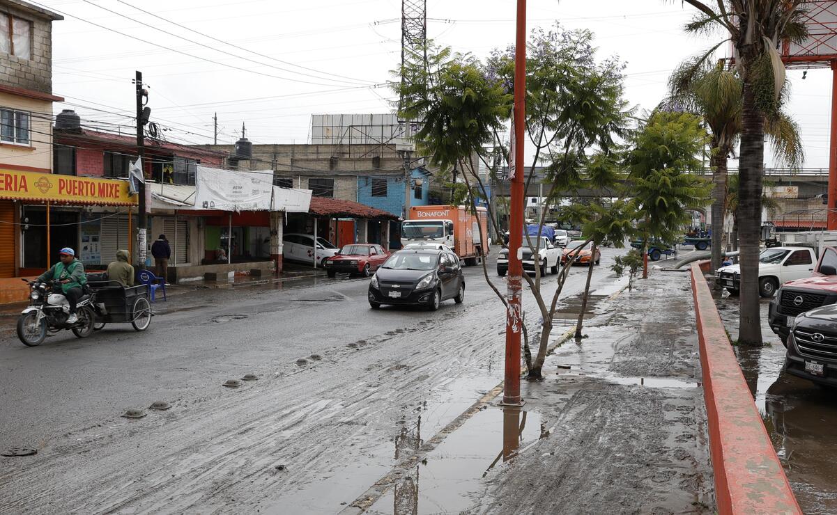 Las calles amanecieron cubiertas de lodo / Foto Arturo Hernández