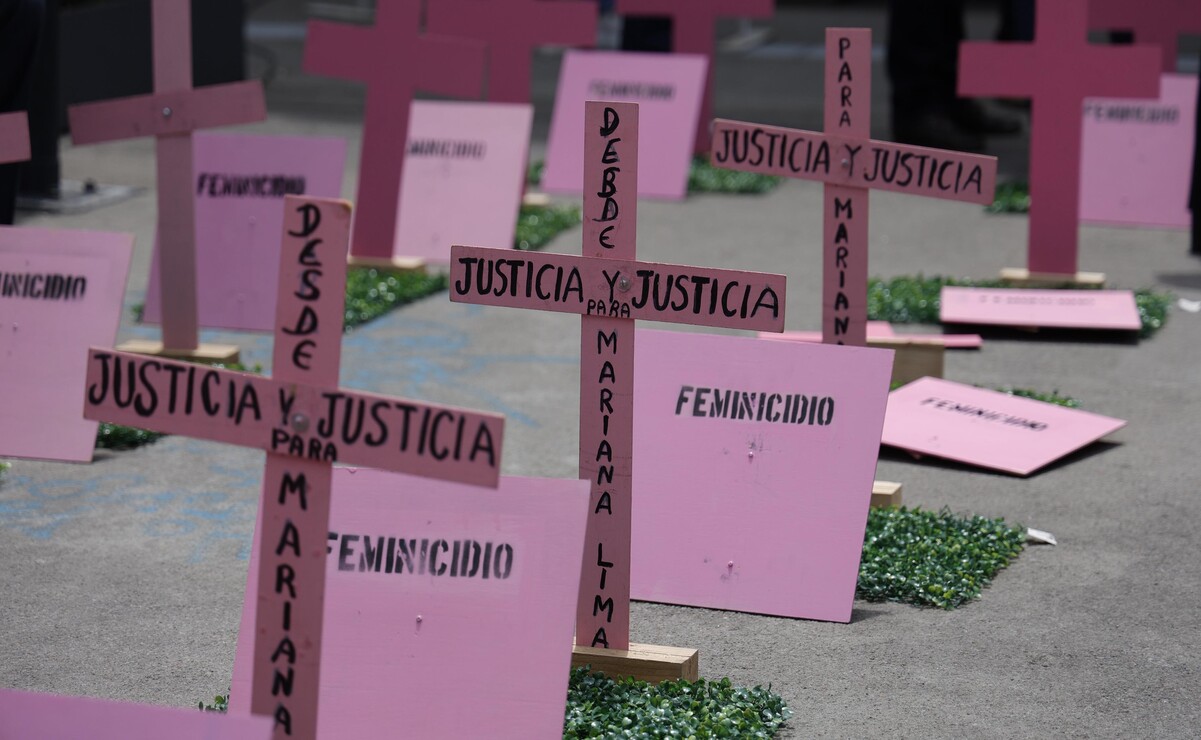 Irinea Buendía acudió al Congreso del Estado de México para impulsar la propuesta de Ley “Mariana Lima Buendía” / Foto Arturo Hernández