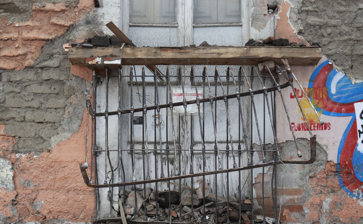 La paradoja de Toluca: Patrimonio histórico en ruinas que el INAH impide demoler, mientras las estructuras amenazan con colapsar. Foto: Alejandro Vargas