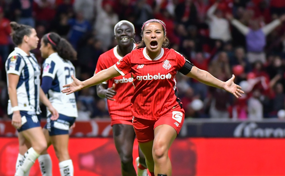 Cinthya Peraza de Toluca Femenil anota el gol del triunfo en el minuto 43’ del partido ante Monterrey / Foto: Arturo Hernández