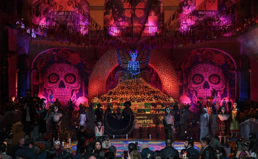 Visita la impresionante ofrenda dedicada a la mariposa monarca en Toluca