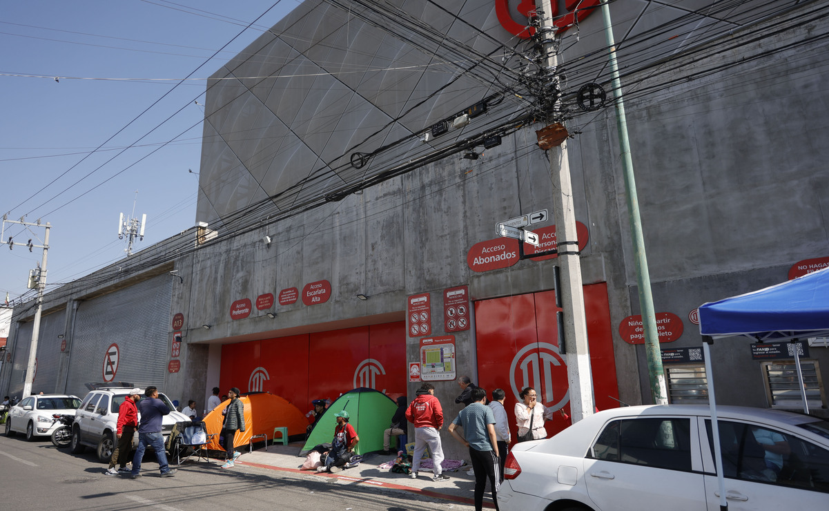 La venta de los boletos para abonados del Toluca inicio el martes 20 de mayo. Fotos: Arturo Hernández/ El Universal Estado de México
