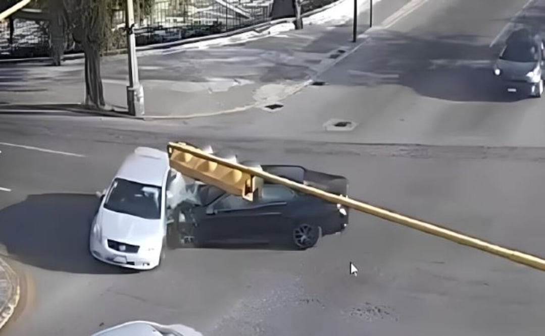 Falla en Semáforos Causa Choque y Lesiona a Dos Personas en Colonia Hípico / Foto: Especial