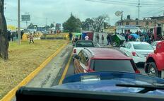 Inconformidad por cobro a comerciantes deriva en bloqueo de la Toluca-Tenango