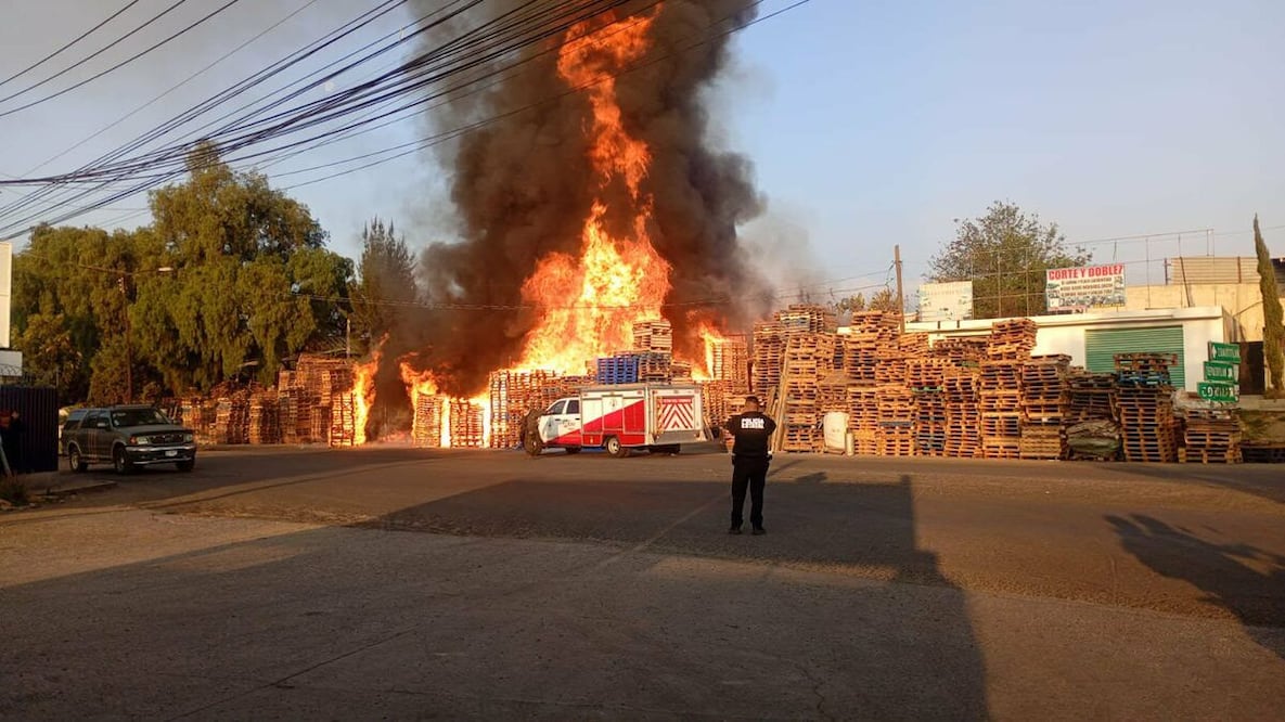 Hasta el momento no se reportan personas lesionadas; sin embargo, el incendio sigue activo. Foto: especial