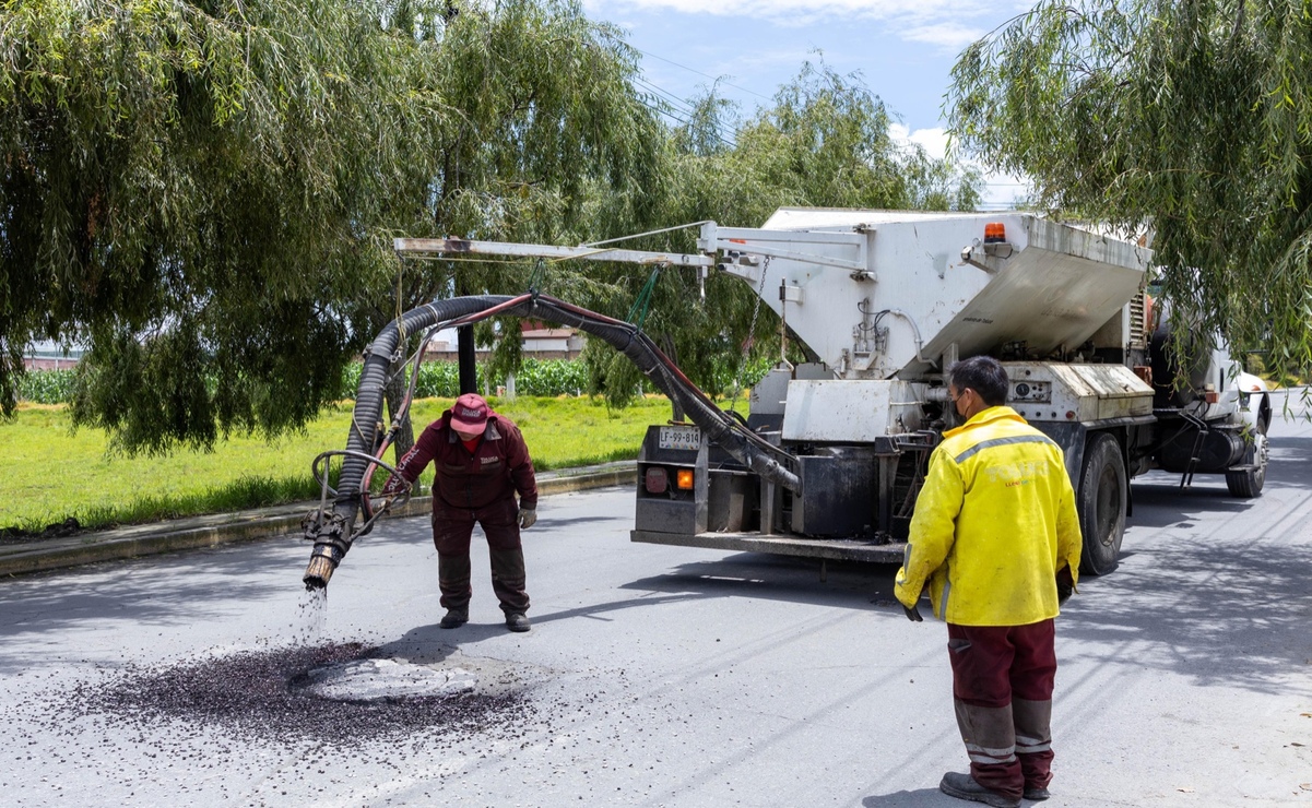 Brigadas de bacheo en Toluca atienden reportes ciudadanos y zonas dañadas