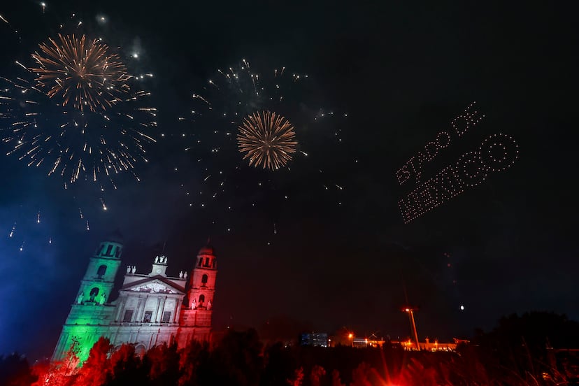 Drones, pirotecnia y música enmarcan el Grito de Independencia de Delfina Gómez en Toluca