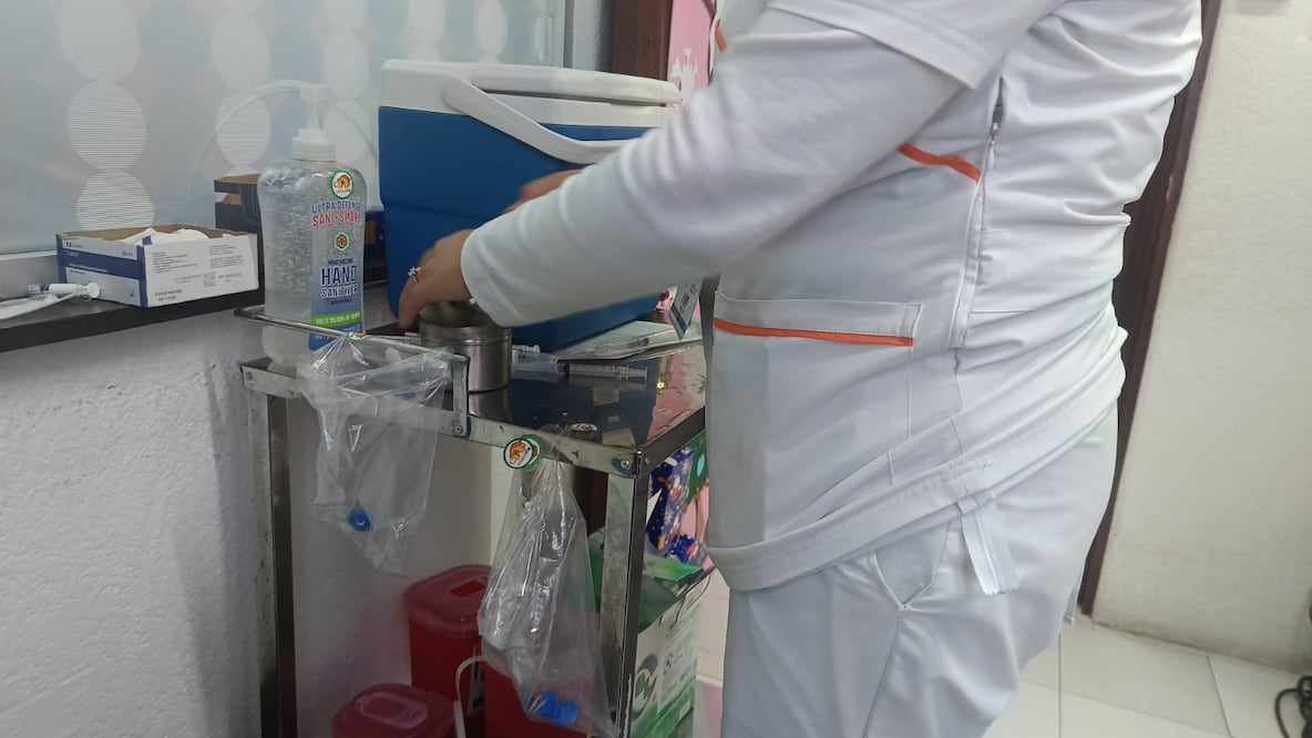 El proceso de vacunación en el DIF Atizapán es ágil, con un promedio de atención de 15 minutos por ciudadano. Foto Gisela González / El Universal