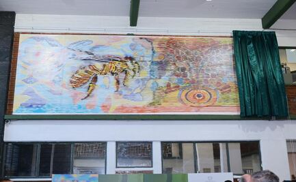 Conoce "Abeja de Lumbre", el imponente mural de Leonardo Montelongo que está en Prepa 1 de la UAEMéx