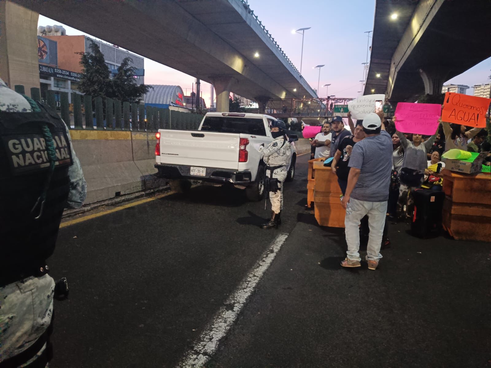 La circulación de la autopista México- Querétaro se vio afectada, la sugerencia es buscar vías alternas. Foto Especial